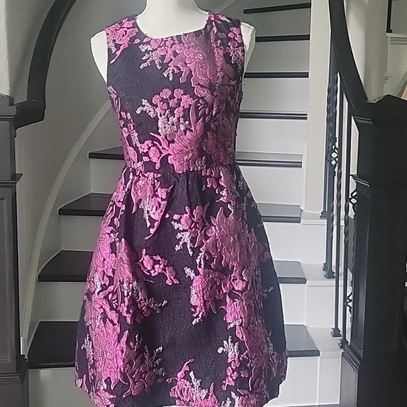 Floral Dress - Picture 2 of 9